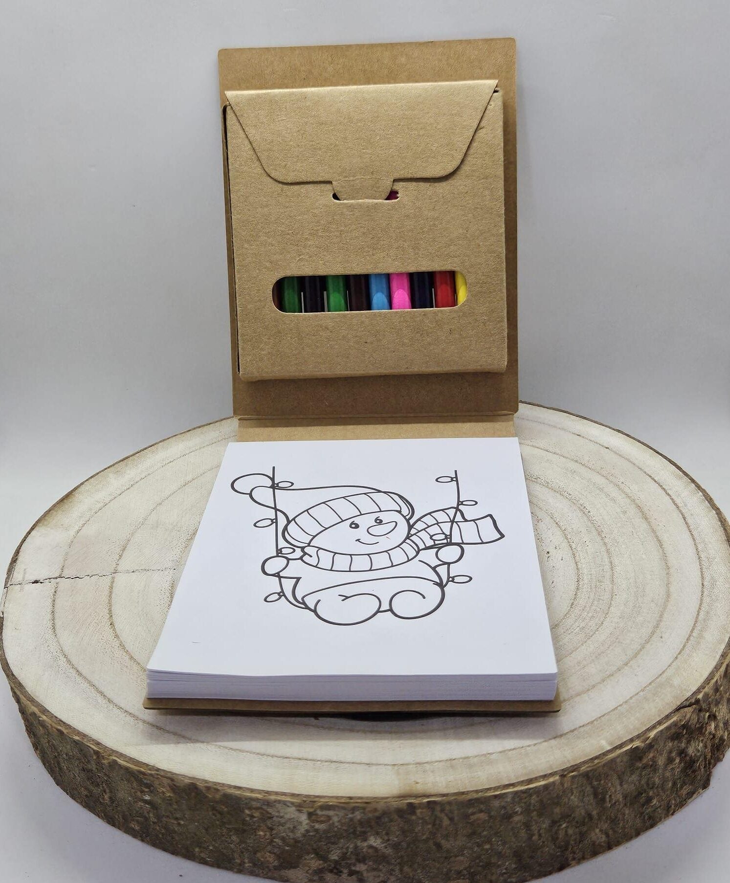 Set lápices y libro para pintar